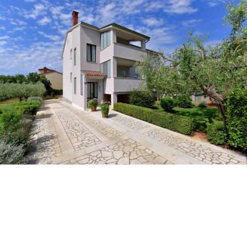 Brezac olive garden apartment