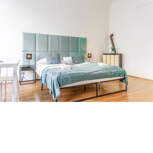 Bright Apartment 15 Min. from Heart of Vienna