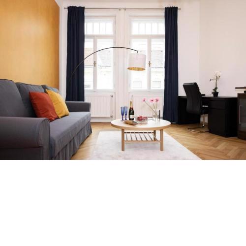 Bright & Calm Apartment with Free Parking