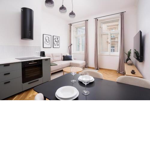 Bright Flat in Vinohrady by Prague Days