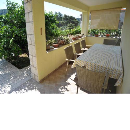 Brna Three-room apartment near the beach-Zen