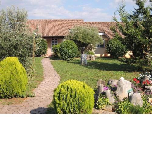 Bungalow mit Pool und Garten in Porec - b55286