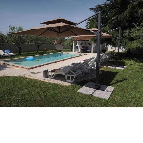Bungalow mit Pool und Garten in Porec