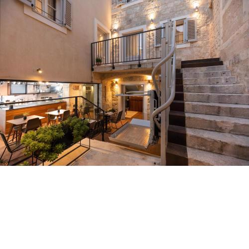 Camera Hotel