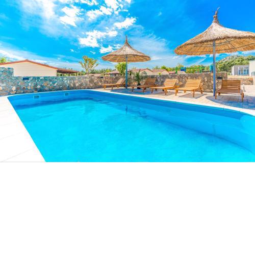 Camp Mateo with Pool