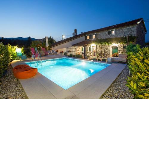 Captain's Villa with Swimming Pool