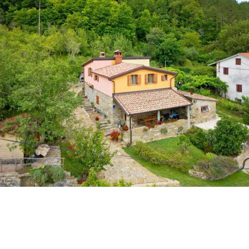 Casa Mira - Two Bedroom Holiday Home with Pool