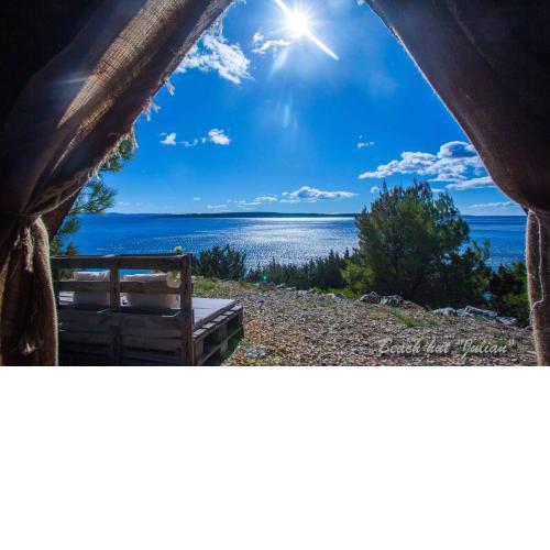 Cast Away - Eco Resort