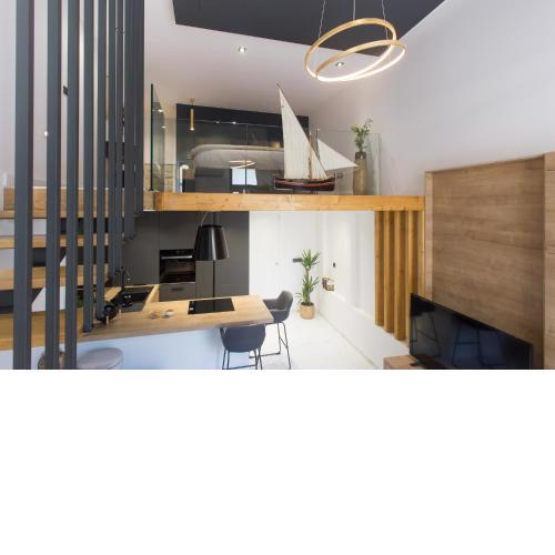 Castel Beachfront Apartment