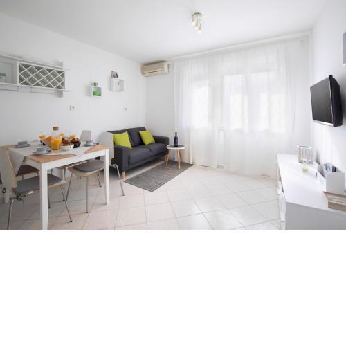 Castropola Apartment