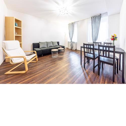 CENTRAL & AFFORDABLE by JR City Apartments