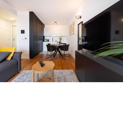 Central apartment with garage Zadar