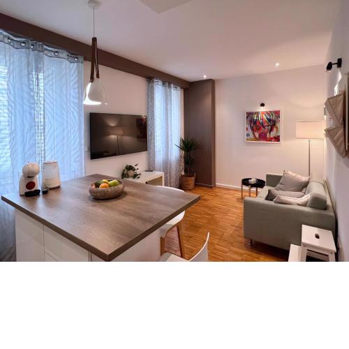 Central Cozy Apartment Near the Beach