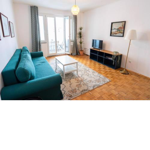 Central Living Apartment Opera