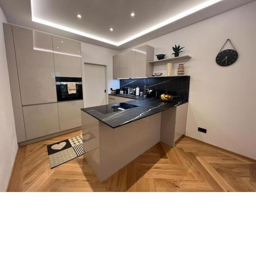 Central Luxury Apartment
