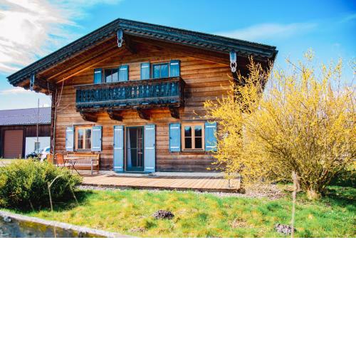 Chalet im Grünen in Seenähe