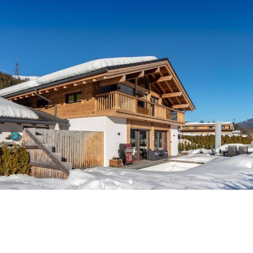 Chalet in Neukirchen am Grossvenediger with pool