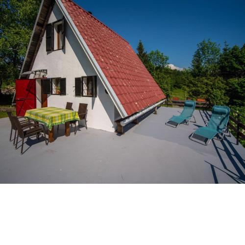 Chalet The Fox by Interhome