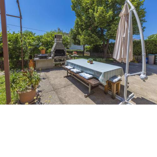 Charmantes Apartment nur 300 Meter zum Strand mit Meerblick, Grillbereich - hundefreundlich
