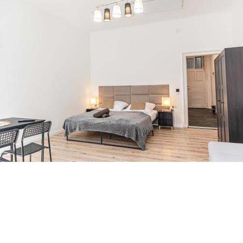 Charming 1BR Apartment Very Central