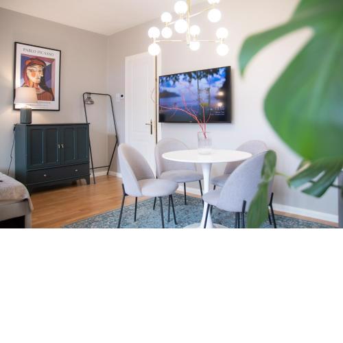 Charming Apartment by Wenceslas square and National Museum with AC