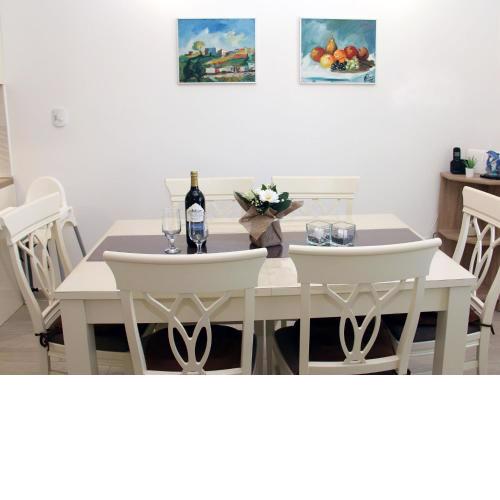 Charming Apartment in Greba tica with Terrace