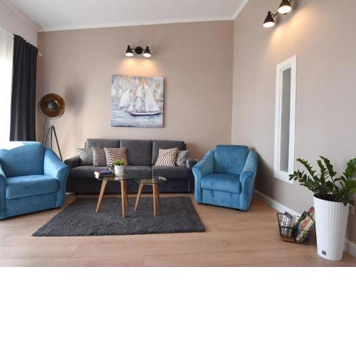 Charming Apartment in Maslenica with Balcony