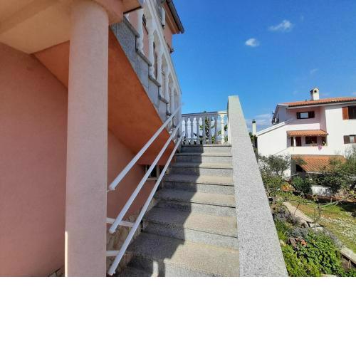 Charming Apartment Tihana with Washing Machine