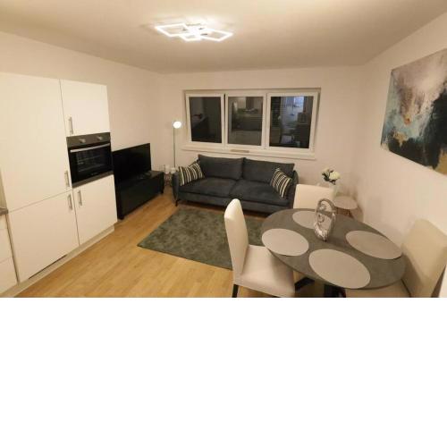 Charming Flat & Balcony near CentralStation Apt15