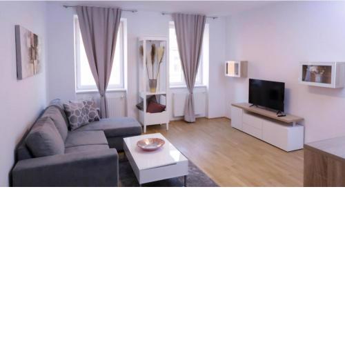 Charming & Large Flat near CentralStation Apt7