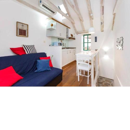 Charming Little House in Split Center (with free bikes)