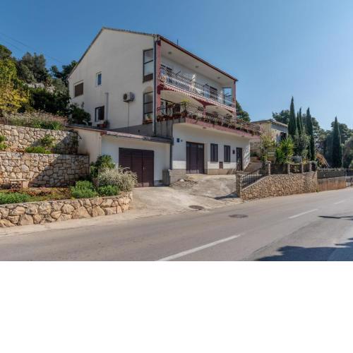 Charming Trogir Apartments with Balcony