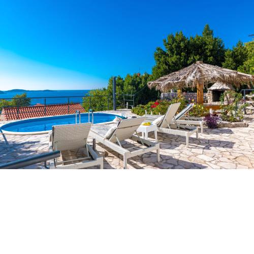 Charming Villa Svagusa with Sea View