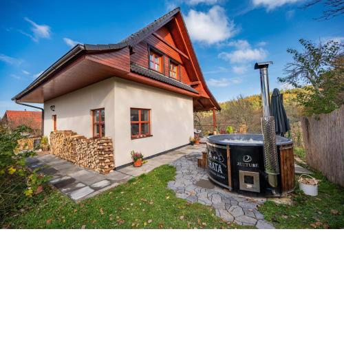 Chata nad lázeňským údolím