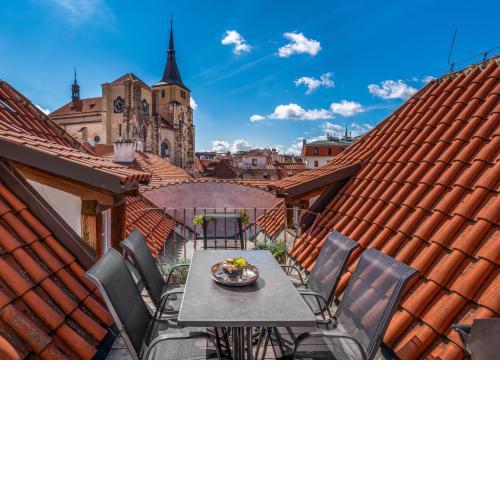 Chateau 9 Apartments by Adrez