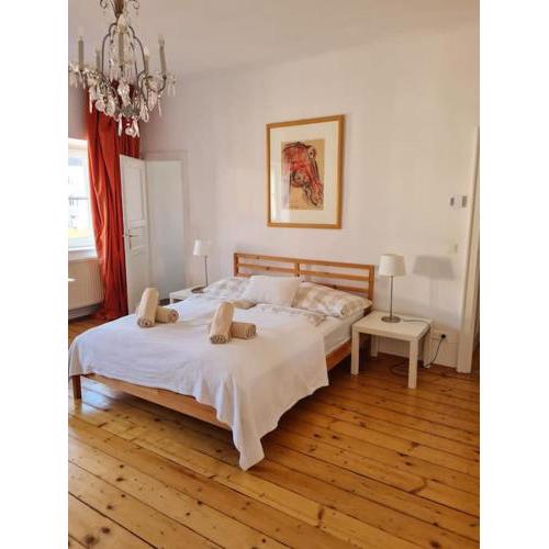 Chic 1-BR Apartment - Perfect Location
