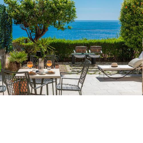 Chill Out - Old Town & Seaview Apartments