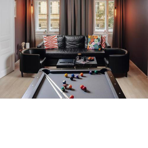 Cinema Apartment Billiard & Foosball - City Centre