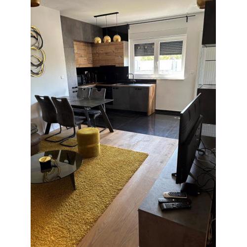 City East Apartment Zagreb with private parking