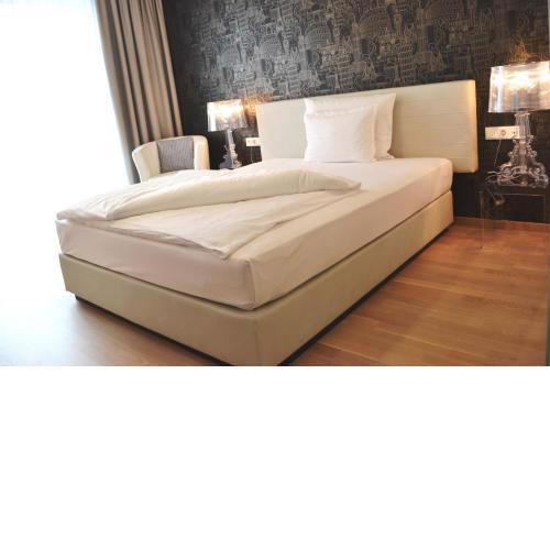 City Hotel
