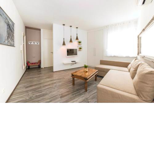 City Smart Apartment