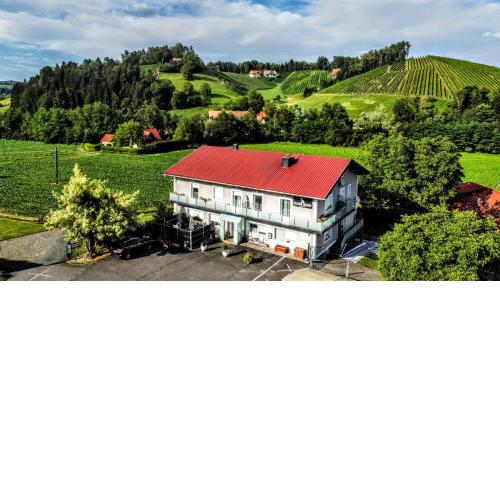 CLAUS RESCH APPARTEMENTS
