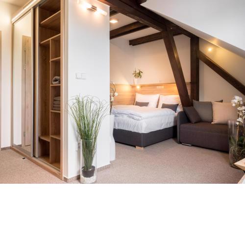 Club Apartments