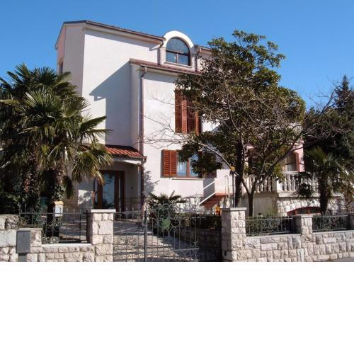 Comfort Beachfront Crikvenica Apartments