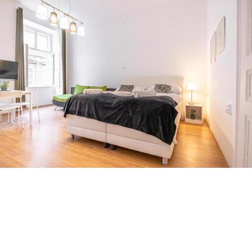 Comfortable 2BR Apt Central and Well Connected