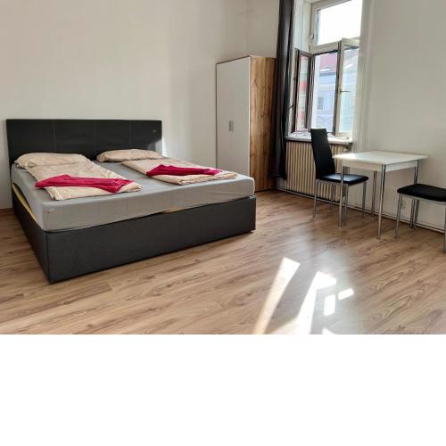 Comfortable 4BR Shared Apt Perfect for Groups & Friends