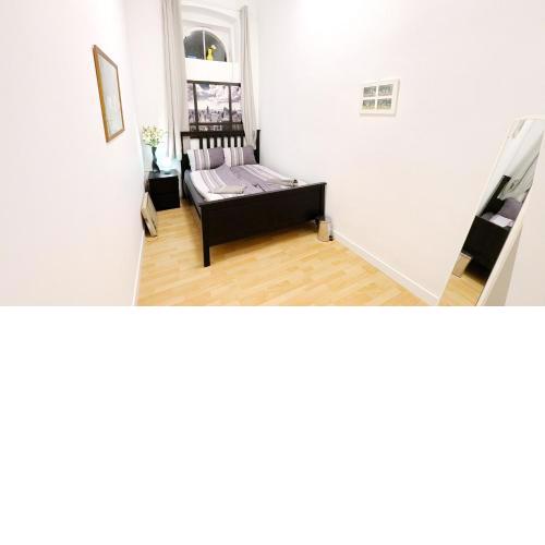 Comfortable rooms in Lugner City area