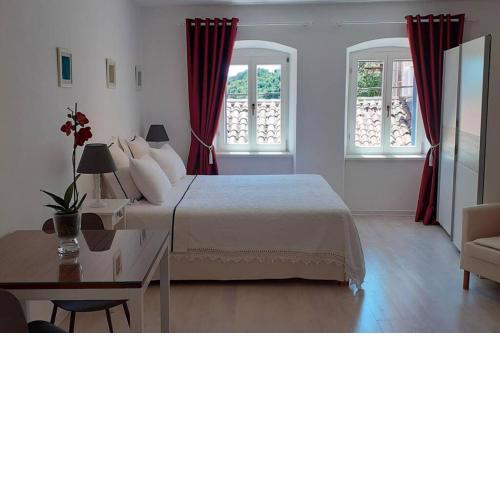 Comfortable studio in old town