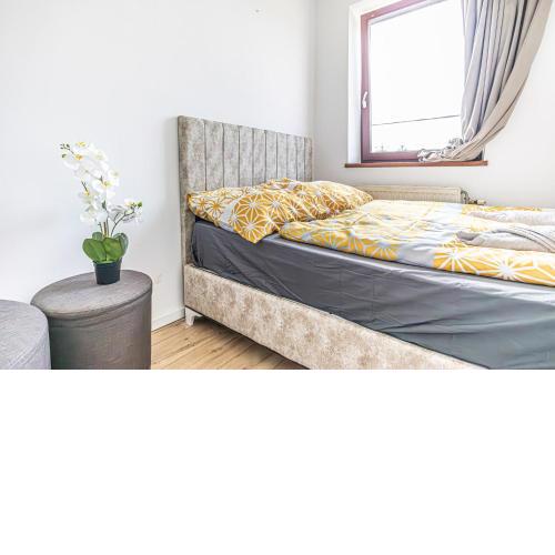 Comfy Rooms in Shared villa with Terrace and Garden