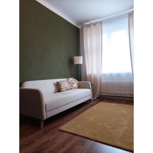 Compact Apartment Sleeps 6 + Great Location